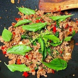 ผัดกระเพราเนื้อวัว+ข้าว