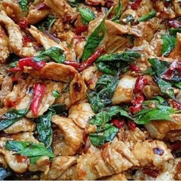 ข้าวกระเพราหมูชิ้น