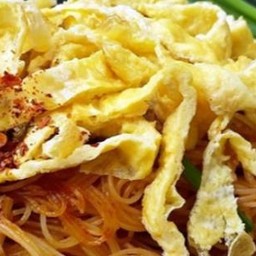 ผัดหมี่หวานหน้าไข่