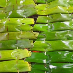 ข้าวเหนียวปิ้งกะทิไส้กล้วย