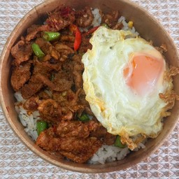 ผัดหมูชิ้นพริกแกงใต้+ไข่ดาว