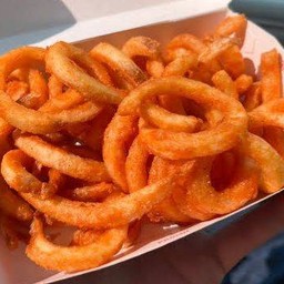 เคอร์ลี่ฟรายส์