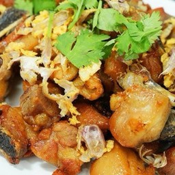 ไก่คั่วกระเทียม #100