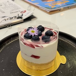 Blueberry cheese pie