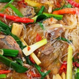 ต้มยำปลากระป๋องใส่ซุนเส้น