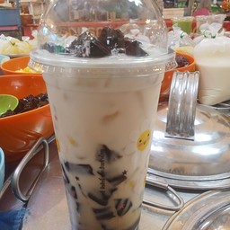 น้ำ เฉาก๊วย นมสดเย็น