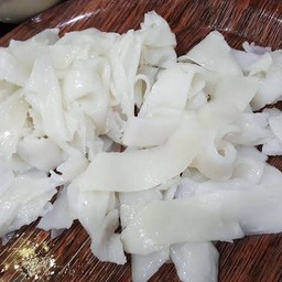 เส้นใหญ่