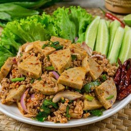 ลาบหมูสับ หมูยอ