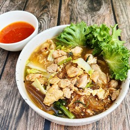 S 9 สุกี้ไก่น้ำ