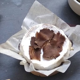 ชีสกาม็องแบร์อบกับทรัฟเฟิลดำ