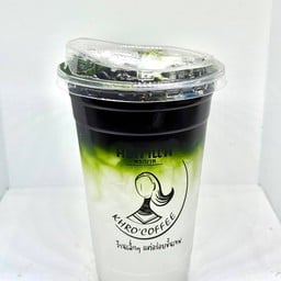 น้ำมะพร้าวสดเย็น ราดชาเขียว