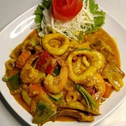 ปลาหมึกผัดไข่เค็ม