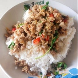 กระเพราหมูสับ