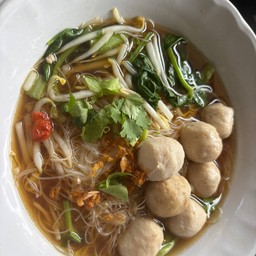 ก๋วยเตี๋ยวลูกชิ้นหมูอย่างเดียว