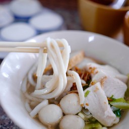 เส้นปลาน้ำใส