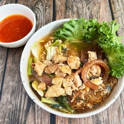S12 สุกี้หมูหมึกกรอบน้ำ