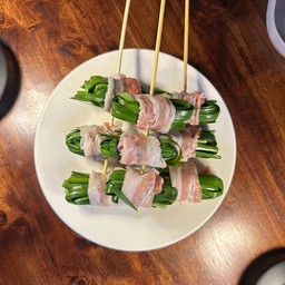 กุ้ยช่ายพันหมูสามชั้น