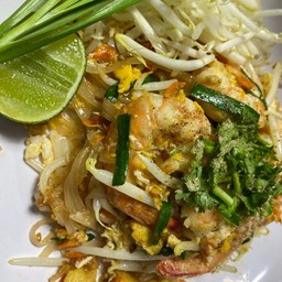 ผัดไทกุ้งสด