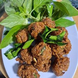 ลาบหมูทอด