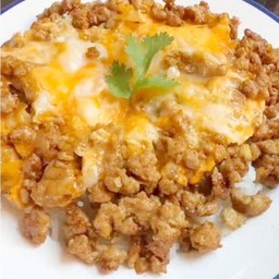 ข้าวหมูสับผัดกระเทียมใส่ไข่ยี้ (1ฟอง)