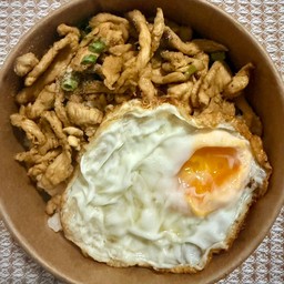 ไก่กระเทียม+ไข่ดาว