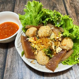 S 6 สุกี้แห้งหมูเด้งหมึกกรอบ