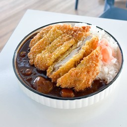 ข้าวแกงกะหรี่หมี ไก่โทริคัตสึ