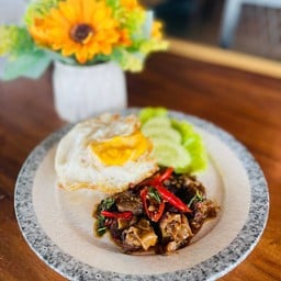 ข้าวกระเพราหมูตุ๋น