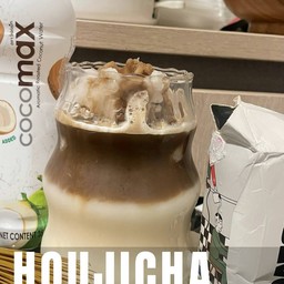 โฮจิฉะ ชาเขียวคั่วเข้ม นมโอ๊ตน้ำมะพร้าวปั่น