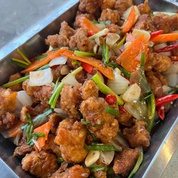 ไก่กรอบผัดซอสพริก