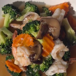 บรอกโคลีผัดกุ้ง