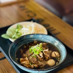 ก๋วยเตี๋ยวหมู-ลูกชิ้น