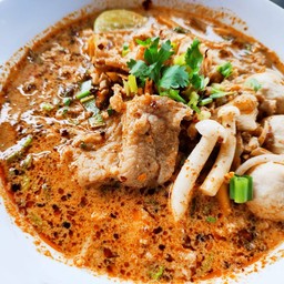 ก๋วยเตี๋ยวหมูต้มยำน้ำข้น