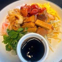 ก๋วยเตี๋ยวหลอดทรงเครื่อง 2 ชุด