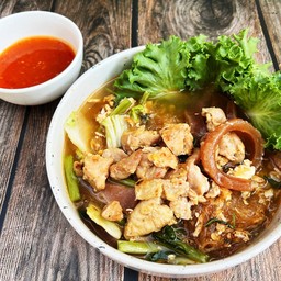 S 10 สุกี้ไก่หมึกกรอบน้ำ