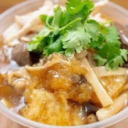 กระเพาะปลาน้ำแดง ไก่ฉีก น่องไก่