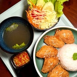 เซต ข้าวไก่ทอดซอสน้ำปลา