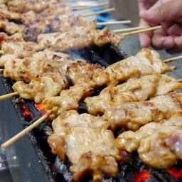 ส้มตำและเนื้อริบอาย อาหารอีสาน by มาดามปู ร้าน2