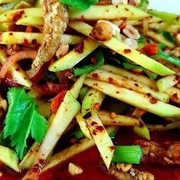 ยำรสเด็ดกลางซอย