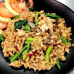 เซียนข้าวผัด หมูกรอบ ชาไทย