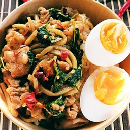 ผัดกะเพราหมูใส่หน่อไม้