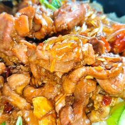 ข้าวผัดกะเพราเครื่องในไก่+วุ้นเส้น