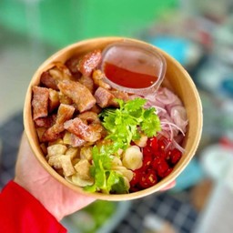 ข้าวยำหมูแดดเดียว เมนูยอดฮิต