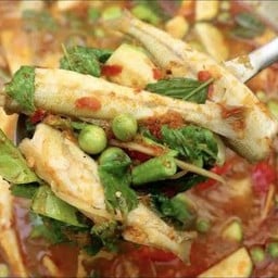 แกงป่าปลาเห็ดโคน