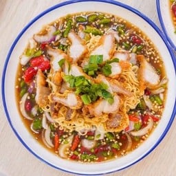 ยำมาม่าสามชั้นทอด