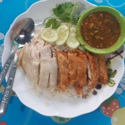 ข้าวมันไก่บังบาส..halal ประชาอุทิศ
