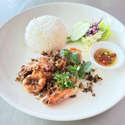 ข้าวกุ้งทอดกระเทียม