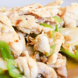 ข้าวราด ผัดพริกหยวก