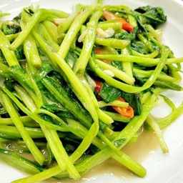 ผักบุ้งผัดเต้าหู้ยี้ 腐乳椒丝炒蕹菜