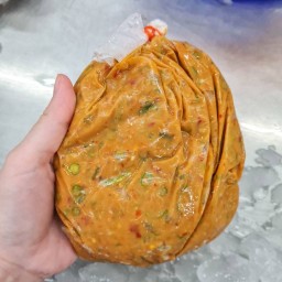 ทอดมันปลากรายสดแท้ 100 % สูตรวังหลัง น้ำหนัก 1 KG.